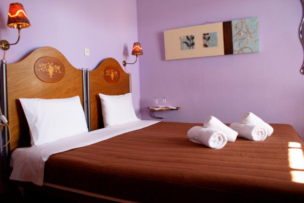 House Mitsiou Traditional Inn أرنايا الغرفة الصورة